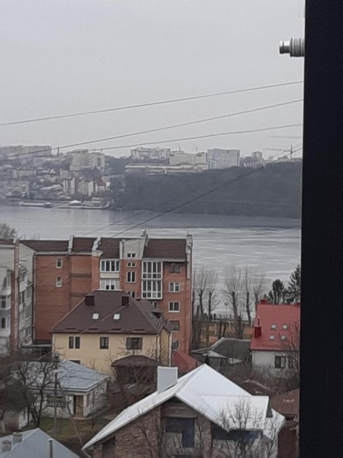 Apartment стильна квартира-студія в центрі міста на набережній Ternopil
