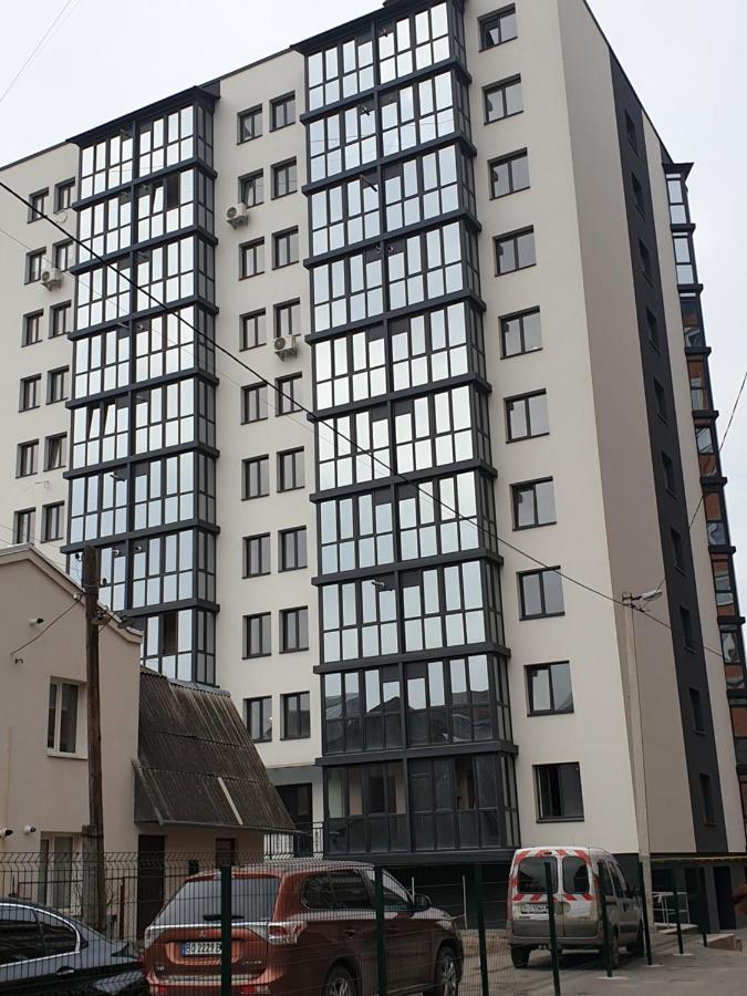 стильна квартира-студія в центрі міста на набережній Ternopil