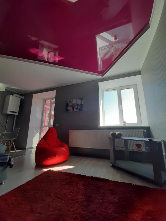 стильна квартира-студія в центрі міста на набережній Apartment *
